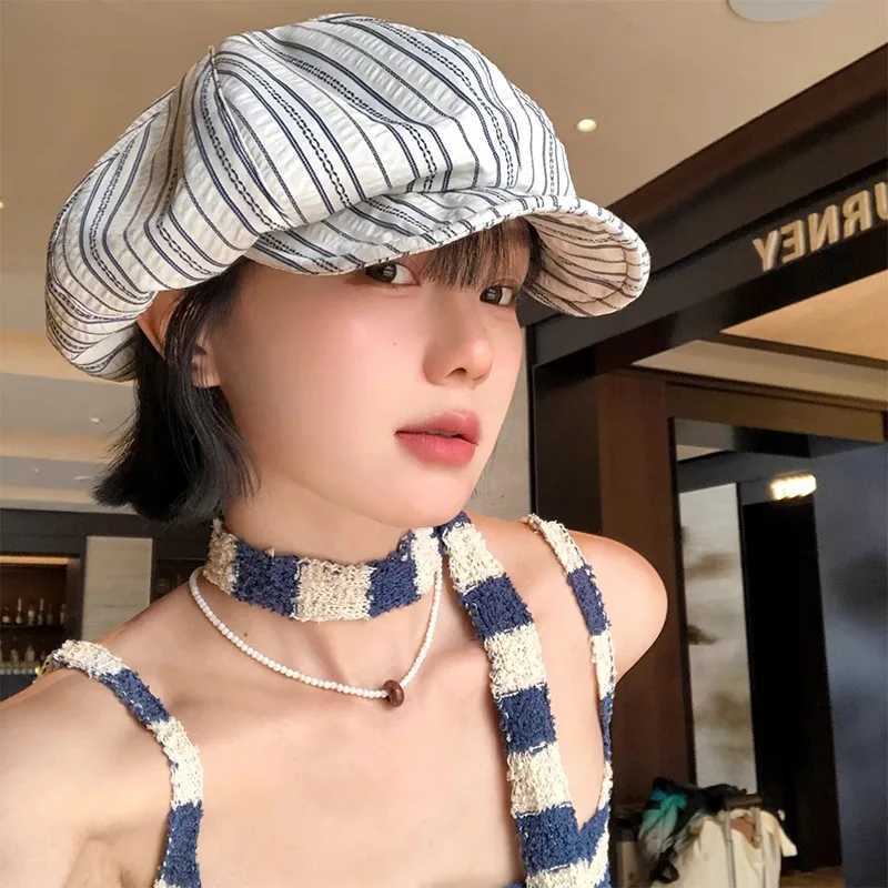 Janese Retro Striped Pleated Berets C for Women Spring and Summer Travel Sunscreen Casual Niche Retro Painter Hats Men XJ250807