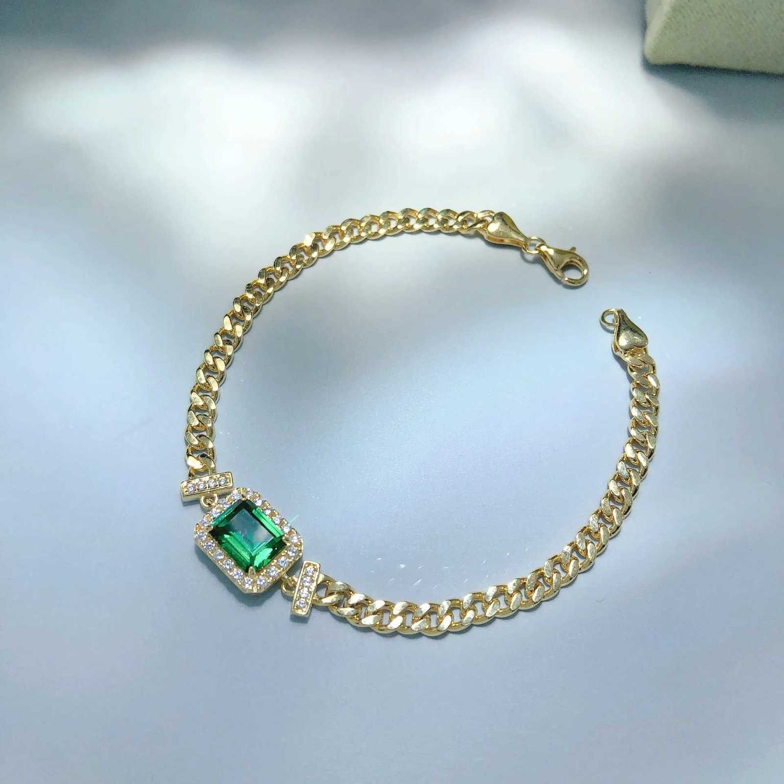 Luxury 100% Real 18k Gold Womens Vintage Emerald Diamond Bracelet Square Moissanite Bracelet W250807