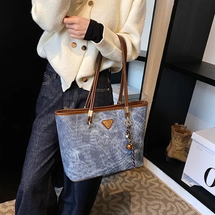 Designer Bag Shoulder Bag Luxury Bag Messenger Bag Women's Wallet Autumn/Winter 2025 New Versatile Handbag Internet Famous Popular Broadband Shou