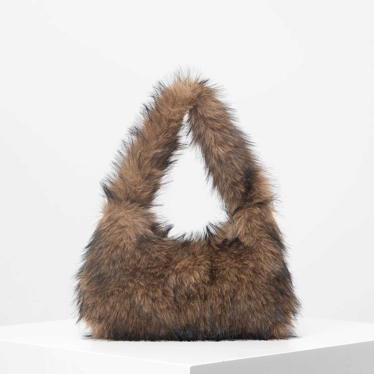 2000s FAshion Fuzz Women Shoulder Bags Dopamine Purse for Women Cute Charm CluTCh Hobo Handbag VaCATion Travel Purse for Z250807