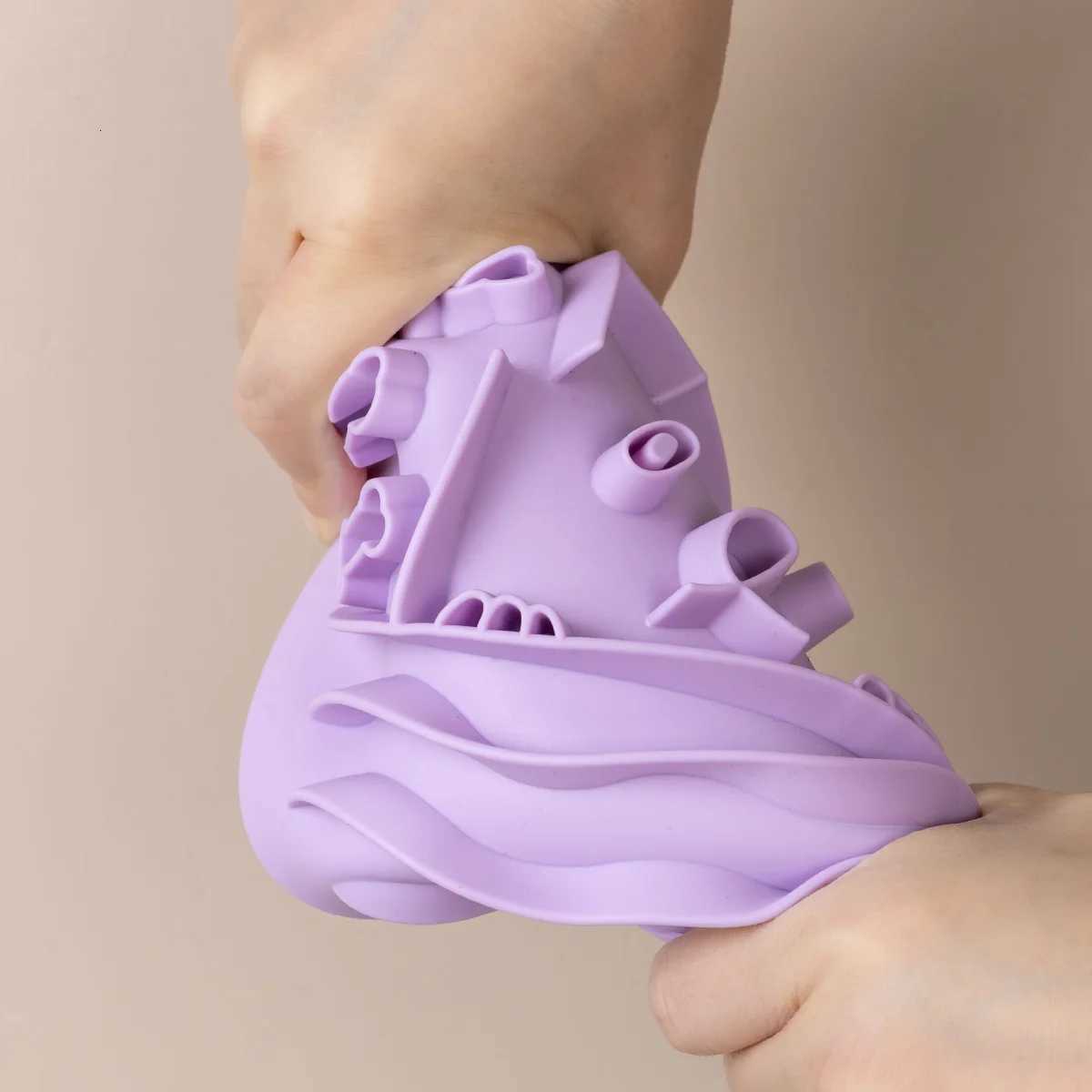 1Pc Silicone Pet Slow Feeder Food Lick Mat Anti-Slip Lick Bowl for Dogs and Cats Y250806