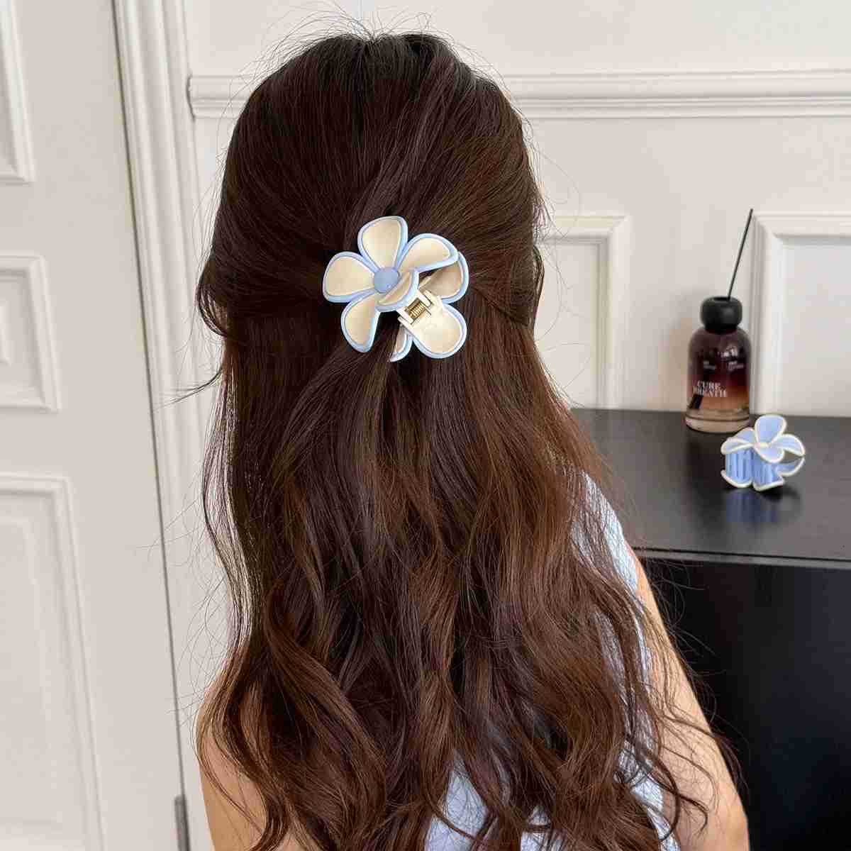 Cream Mousse Flower Medium Grab Clip Atmosphere Back Head Plate Hairpin Half Tie Hair Summer New Claw Leading Fashion Kpop U250807