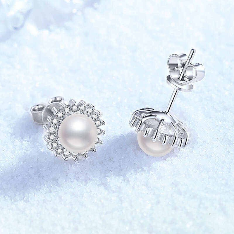 Iced Out VVS Natural Freshwater Pearl Elegant Versatile Classic Round Bead Earrings for Women