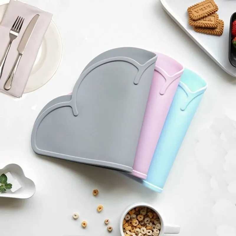 Pet Feeding Mat for Cats and Dogs with Nonspill Nonslip Waterproof Leakage Food Easy to Clean Silicone Placemats Y250806