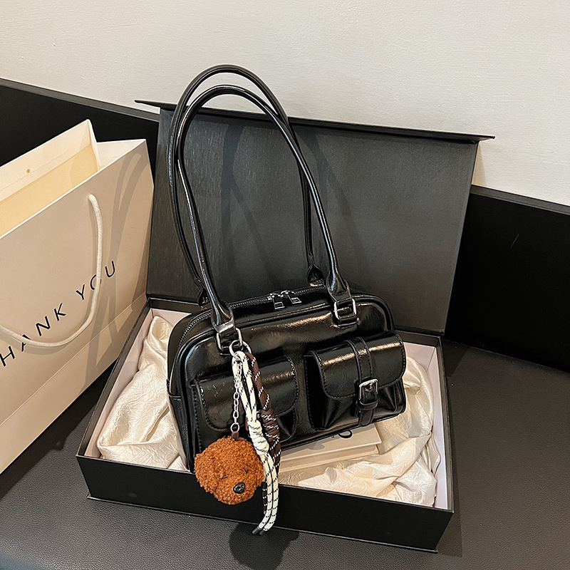 Retro Style Multi-pocket Shoulder Bag for Women with Vintage Charm