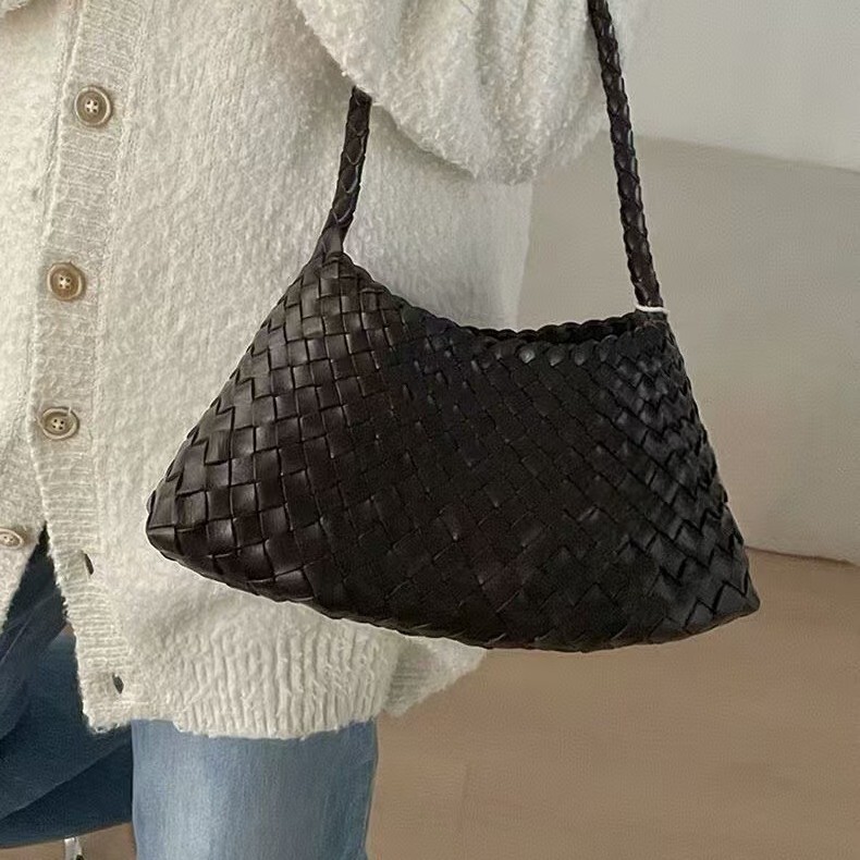 2025 Summer New Niche Design Woven Designer Bag Bag Large Capacity French Sailing Luxury Bag Bag Lazy Vacation Single Shoulder Underarm Bag