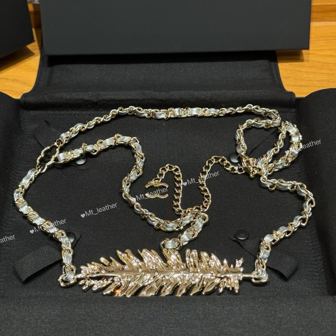 New Luxury Designer Brand Metal Waist Chain Feather Pattern Metal calfskin with rhinestone Dress Chain belt Waist Rope Chain Metal Belt Suit Shirt Accessories
