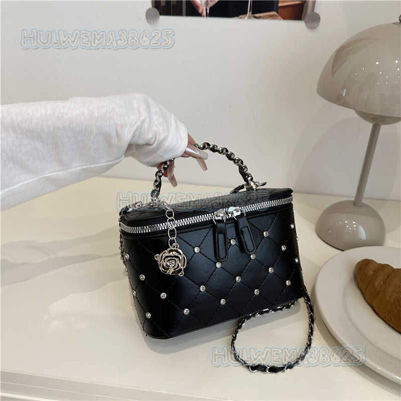Fashion Quilted Chain Small Bag for Women 2025 New High-end Shiny Diamond Box Bag Stylish Shoulder Crossbody Bag Trendy H250806