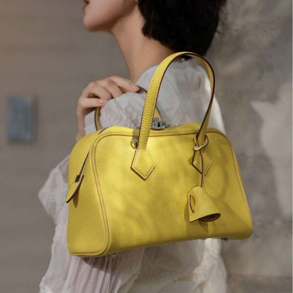 2025 New Luxury Top Layer Cowhide Victorian Genuine Leather Women's Simple Bowling Underarm Bag Handheld Crossbody