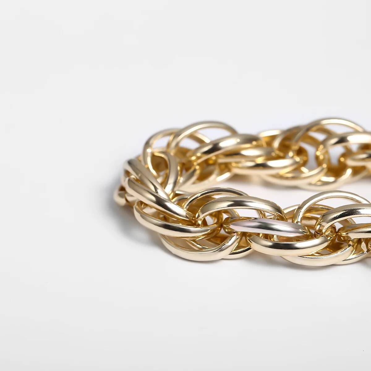 Hip Hop Coarse Gold Color Metal Clavicle Necklace Women's 2023 Punk Style Simply Twist The Necklaces Men's Fashion Jewelry Jewelry for Women