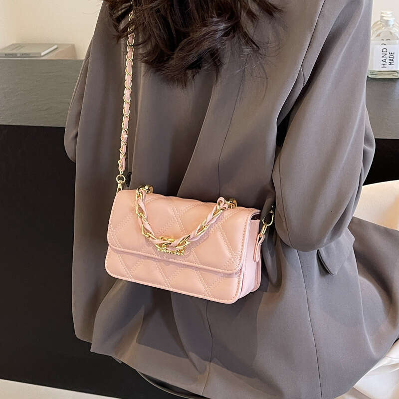 This Year's Trend: Quilted Chain for Women 2025 Summer New Fashion Versatile Crossbody with High-end Feel Small Square Bag