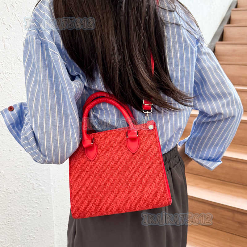 Niche Design Bag for Women 2025 New Trendy Fashion Versatile Handbag Commuter Shoulder Crossbody Bag H250806