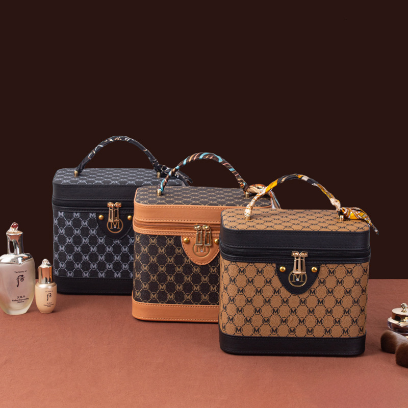 Free Shipping Designer Luxury New Retro Extra Large Capacity Makeup Bag Multifunctional Cosmetic Organizer Portable Waterproof Handheld Case Casual Ha