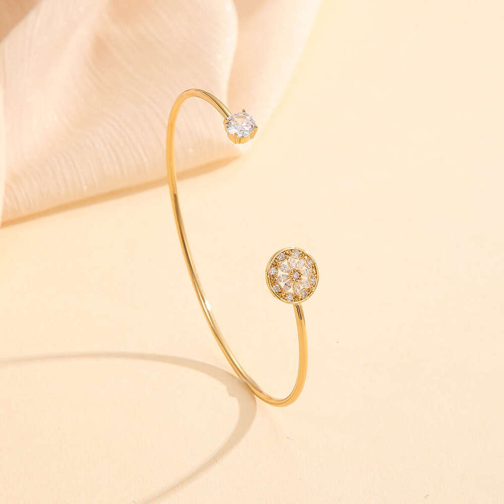 Personalized Simple Style Round Copper Inlaid Zircon Adjustable Open Bracelet