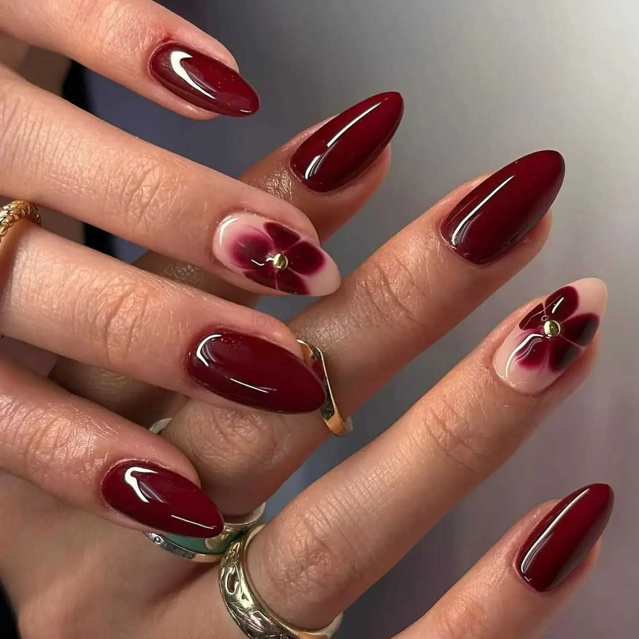 24pcs Red Almond Press-on Nails Flower Pattern False Nails Wearable Stick-on Nail Fake Nails Uas Postizas Nail Tips Z250807