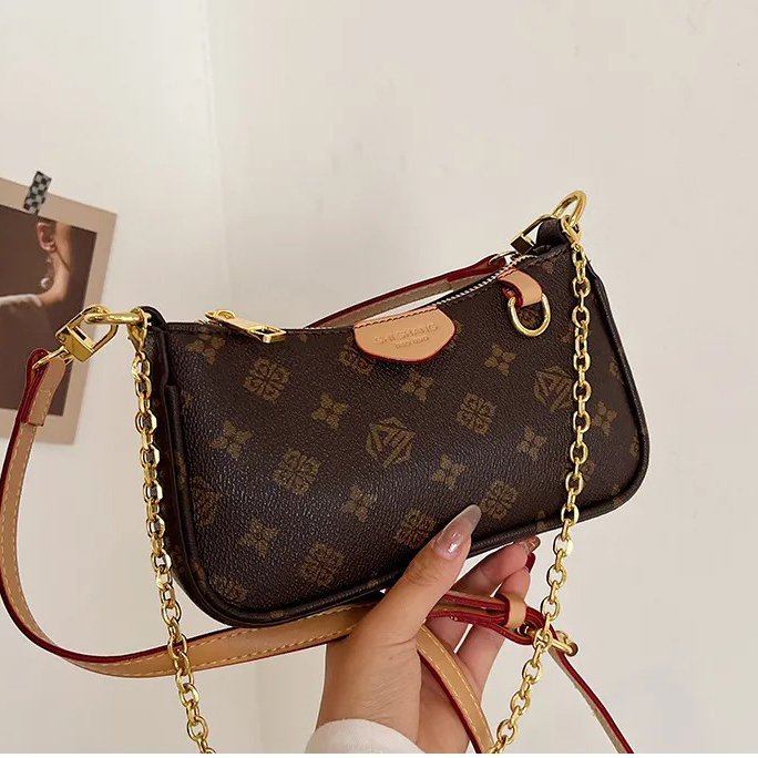 Designer Bag Luxury Bag Women Crossbody Mobile Phone Shoulder Bag Design Sier Colored Internet Famous Popular New fashionable printed shoulder bag Pur