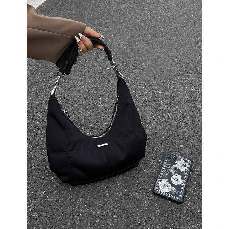 Black Cloud Shoulder Bag Womens Handbag Moon Crescent Bag Single Handle Underarm Bag Fashionable Nylon Leisure Bag Z250807