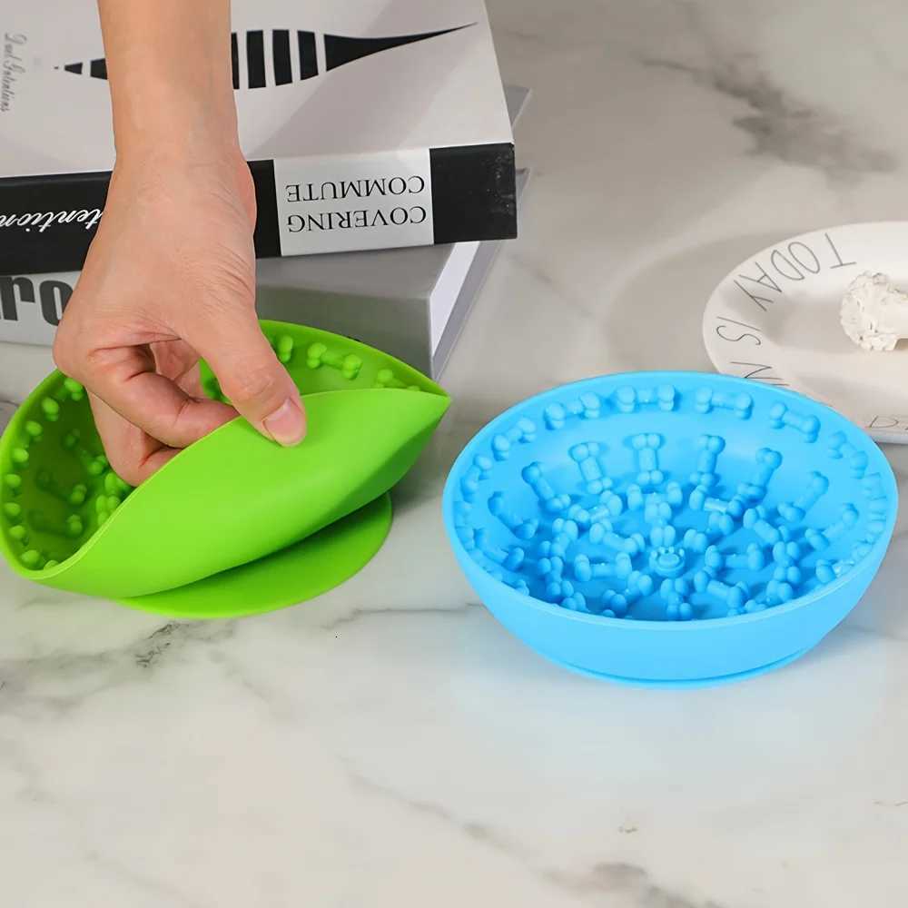 Silicone Slow Food Bowl Round Dog Bowl Cat Anti-Choking Anti-Knocking Feeding Plate Food Bowl with Suction Cup Pet Supplies Y250806