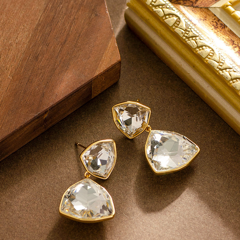 Fashion Geometric Triangle Zircon Earrings for Women High-end Style Sier Needle Ear Jewelry