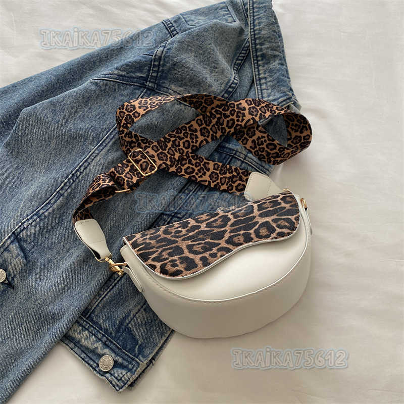 Niche Design Simple Saddle Bag Trendy Versatile Small Square Bag Wide Shoulder Strap Leopard Print Single Shoulder Crossbody Bag 2024 H250806