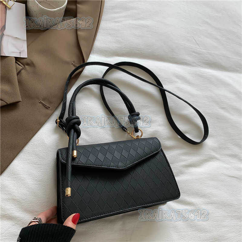Celebrity Style Handbag for Women 2022 New Fashion Trendy Single Shoulder Small Square Bag Solid Color Crossbody Bag H250806
