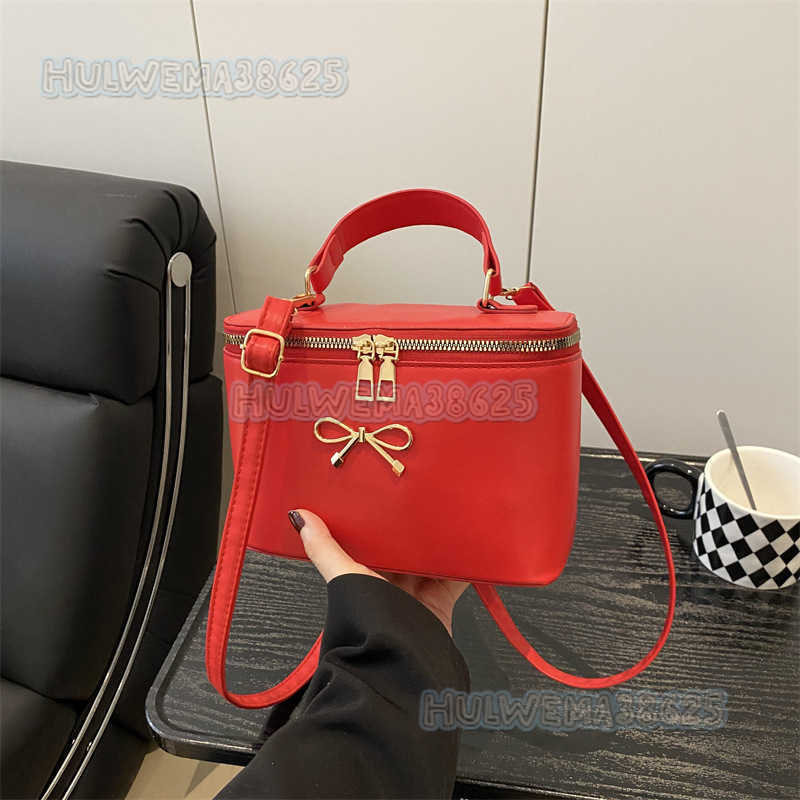 2025 New Box Bag Commuting Fashion Single Shoulder Crossbody Bag Simple Versatile Elegant Small Handbag Small Square Bag H250806