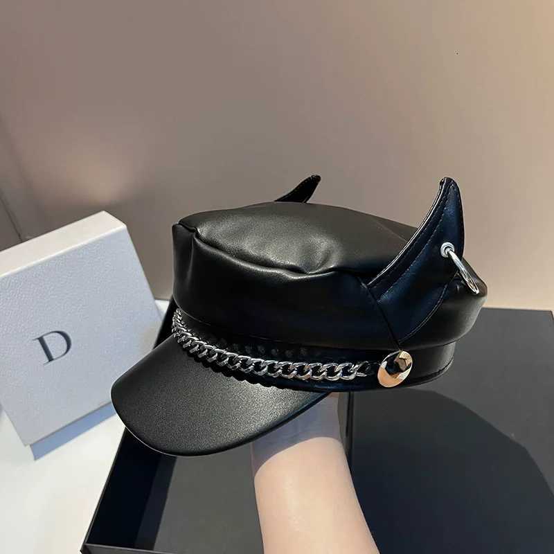 Korean Style PU Leather Horn Eared Beret Retro Duckbill Design Women Men Autumn Winter Street Fashion Personalized Newsboy Hat XJ250807