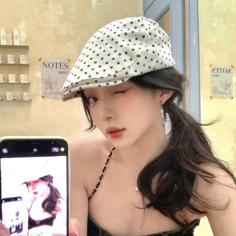 Ins New Retro Polka Dot Print Forward Hats for Women Spring and Summer Outing Sweet Versatile Fashion Y2K Berets C Bonnet XJ250807