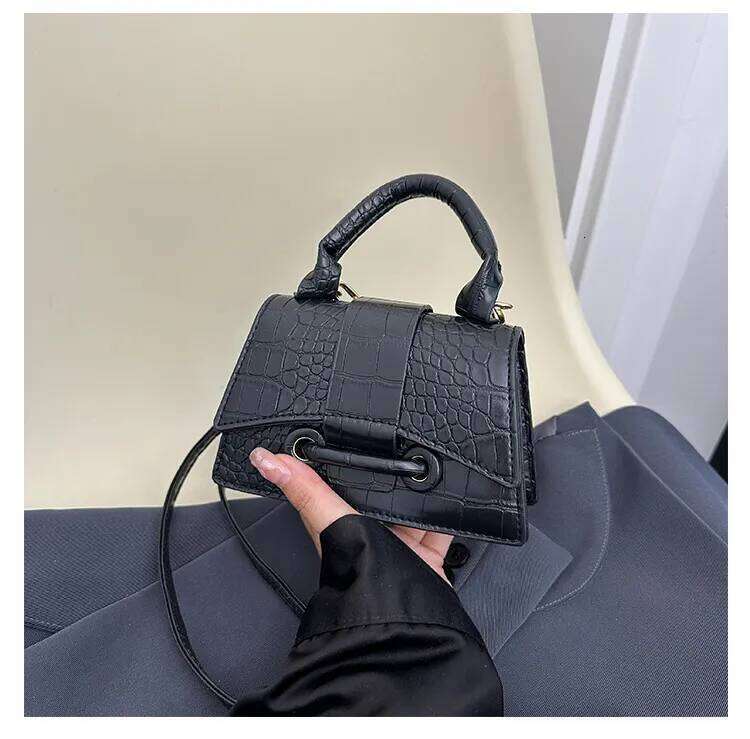 Solid Color Hand-Held Shoulder Casual And Versatile Armpit Bag