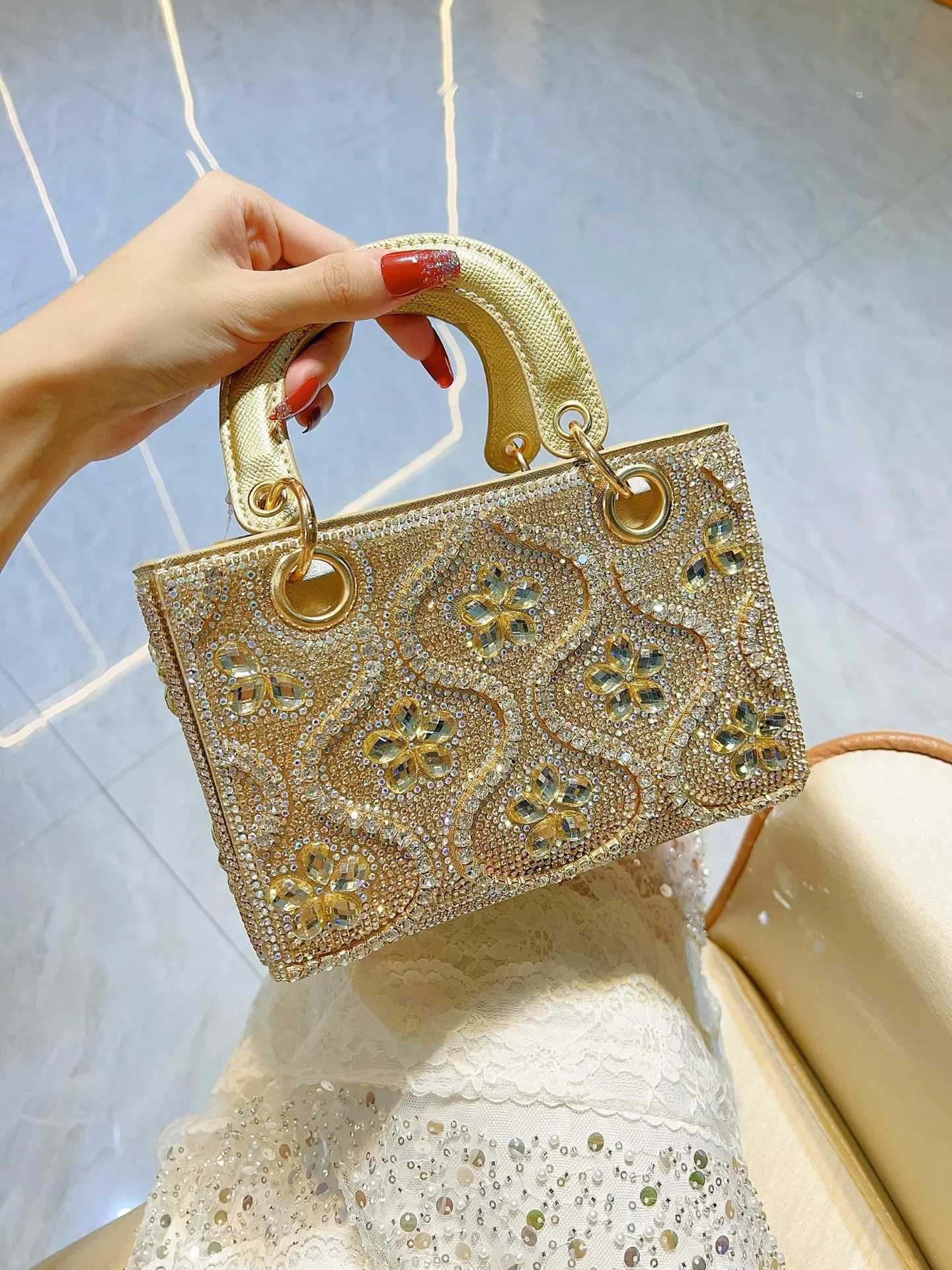 Handmade Light Women Evening Bag Handbag Shoulder Crossbody Dinner Bag with Shiny Diamond Decoration FAshion Women Party Bag Z250807