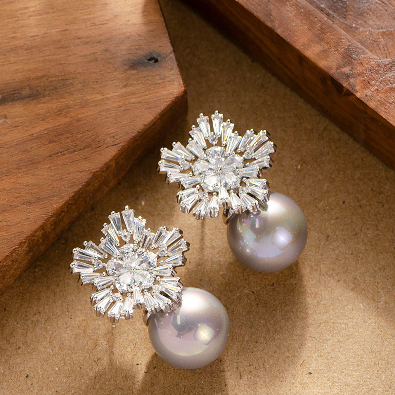 French Style Light Exquisite Inlaid Crystal Zircon Snowflake Pearl Earrings for Women Elegant Simple High-end Sier Needle Ear Jewelry