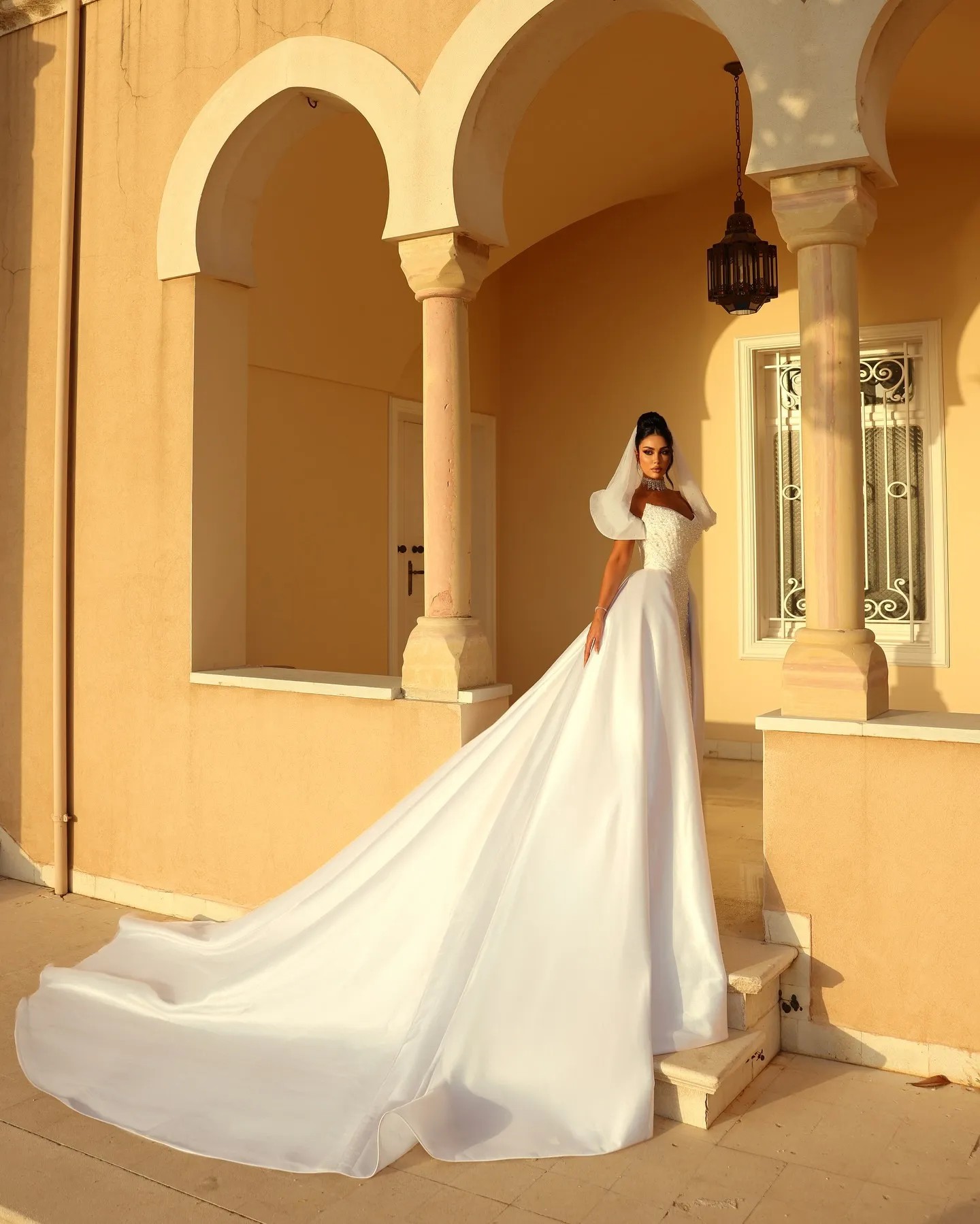 Gorgeous Mermaid Wedding Dresses For Women Sweetheart Long Sleeves Bridal Gown Sequins Crystal Detachable Train Dress