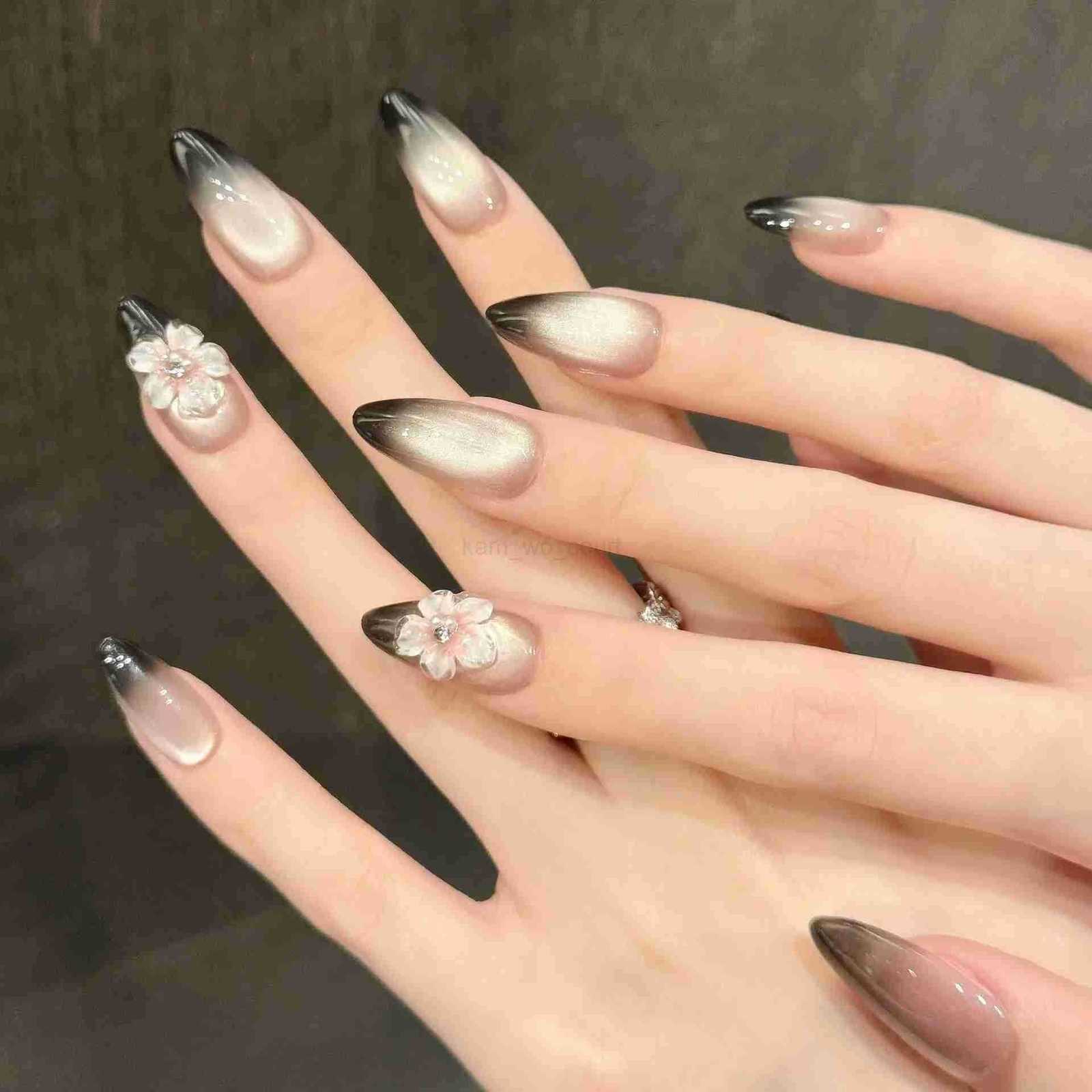 10pcs Gradient Black French Style Press On Nails Hand-carved Relief Flower Fake Nails Sweet Cool Almond Gradient Cat Eye False Nails M250807
