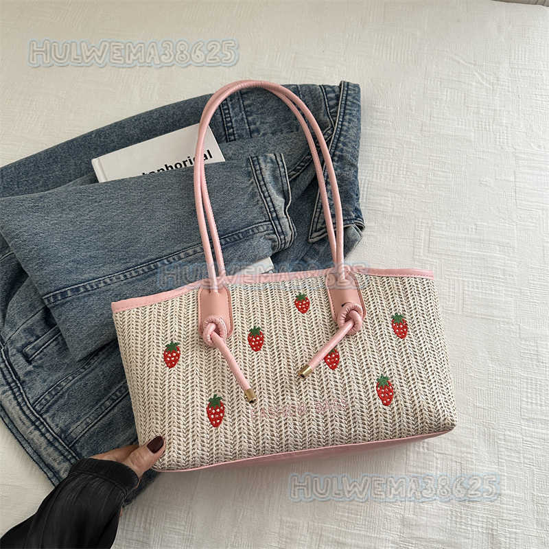 Summer Travel Woven Bag Tote Bag for Women 2024 New Rural Vacation Style Strawberry Embroidery Handbag Commuting Bag H250806