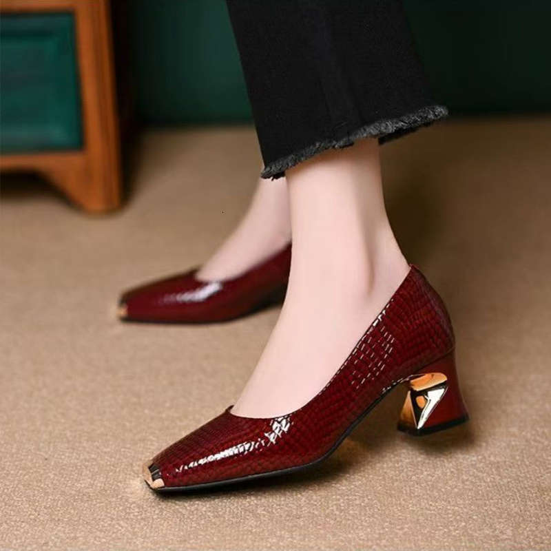 Designer fashion metal toe versatile shoes 2025 new square toe women's shallow mouth thick follow-up shoes
