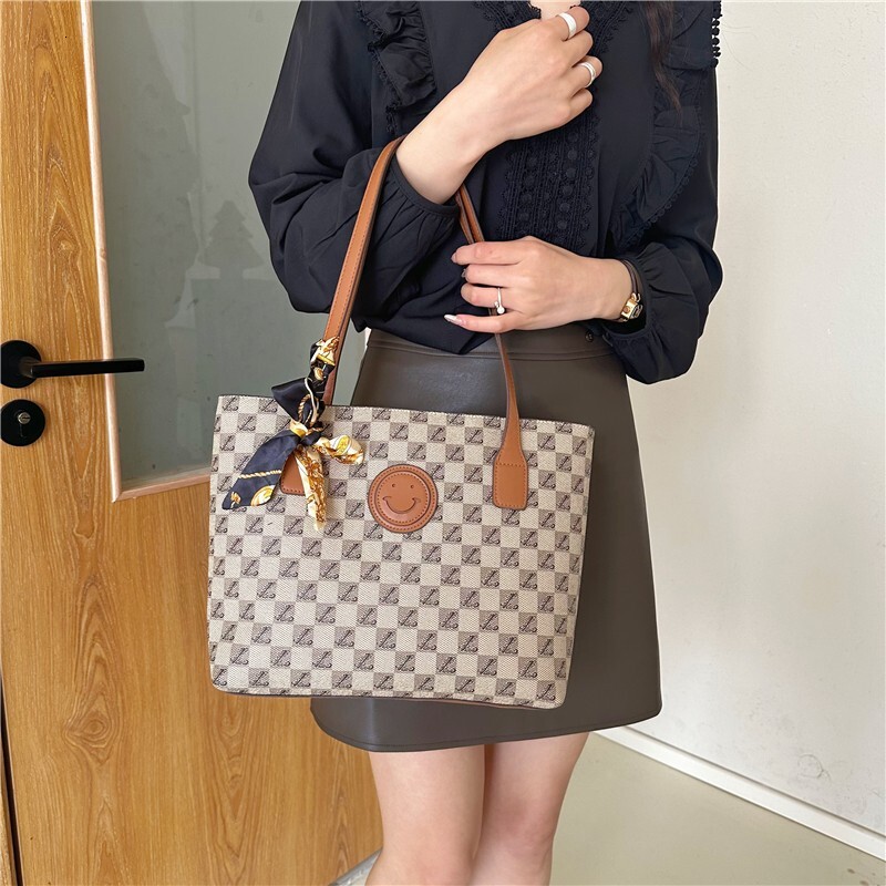 Free Shipping Designer Luxury High-end Bag Women's Handbag New Vintage Letter Print Large Capacity Tote Bag Single Shoulder Crossbody Bag Casual 