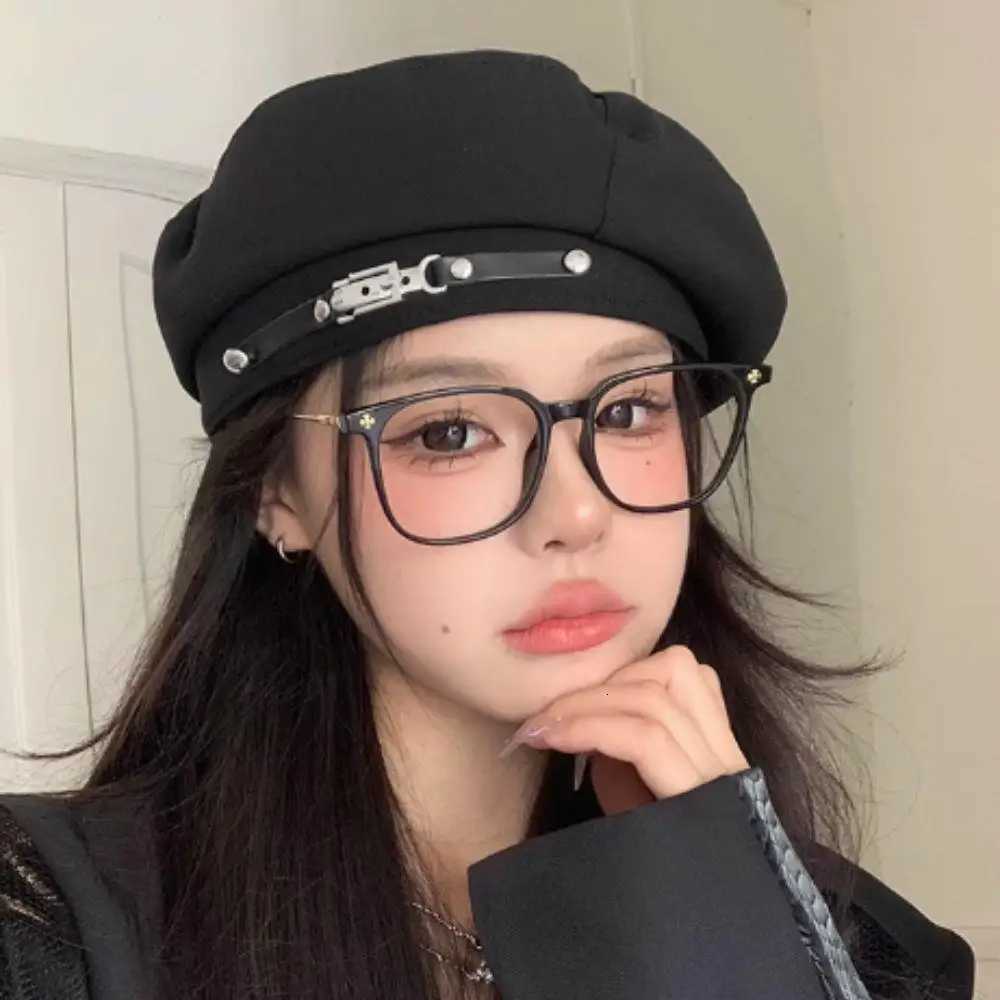 Retro Metal Buckle Beret Women British Casual Painter Hat Solid Color Brim Hat Vintage Chic Dr?hat Sun Protection Hat New XJ250807