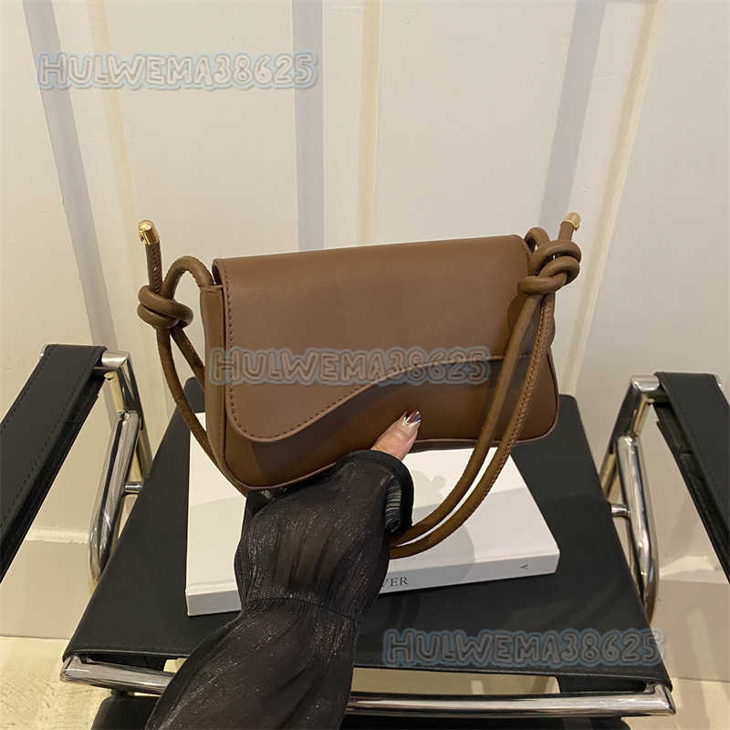 High-end Niche Design Bag for Women 2024 Autumn New Fashionable Versatile Shoulder Bag Stylish Crossbody Small Square Bag H250806