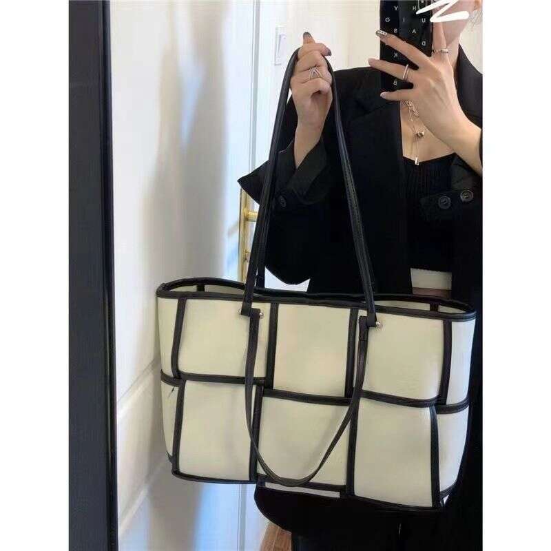 Checkered Classroom Capacity Tote Canvas Commuter Small Korean Version 2024 New One Shoulder Large Bag