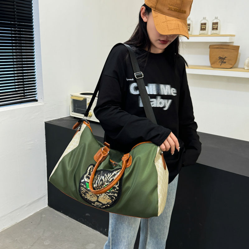 Korean Style Fashion Large Capacity Sports Crossbody Lage Outdoor Single Shoulder Travel Bag