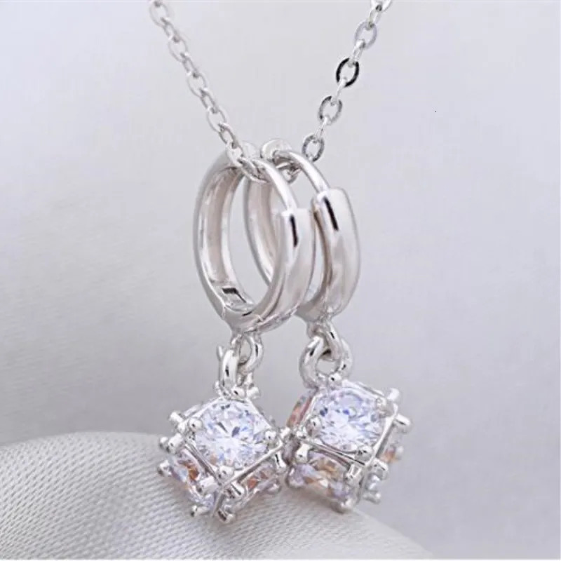 Fashion Jewelry Temperament Crystal Ball 925 Sterling Silver Rhinestone Exquisite Beautiful Bright Dangle Earrings E241 250805