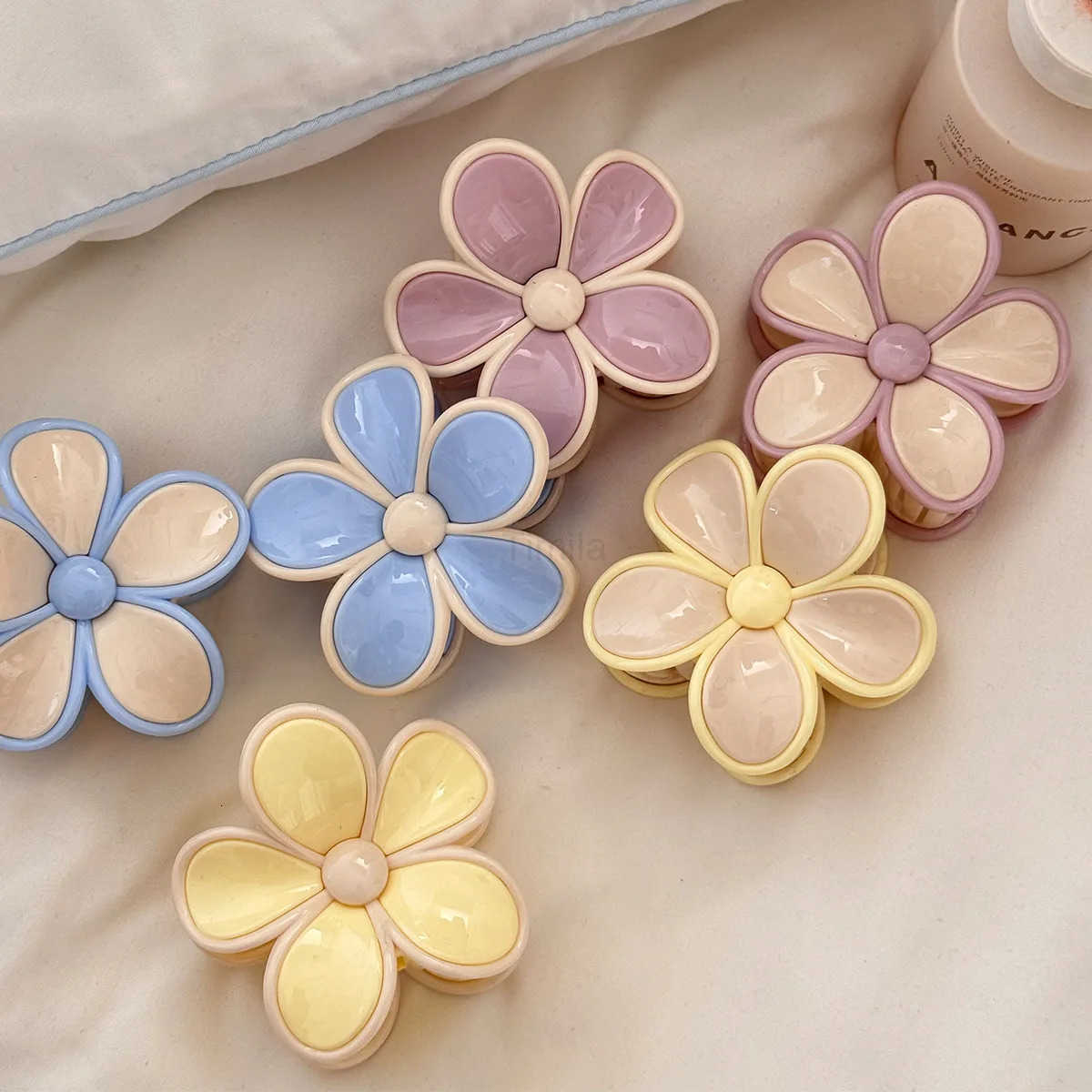 Cream Mousse Flower Medium Grab Clip Atmosphere Back Head Plate Hairpin Half Tie Hair Summer New Claw Leading Fashion Kpop U250807