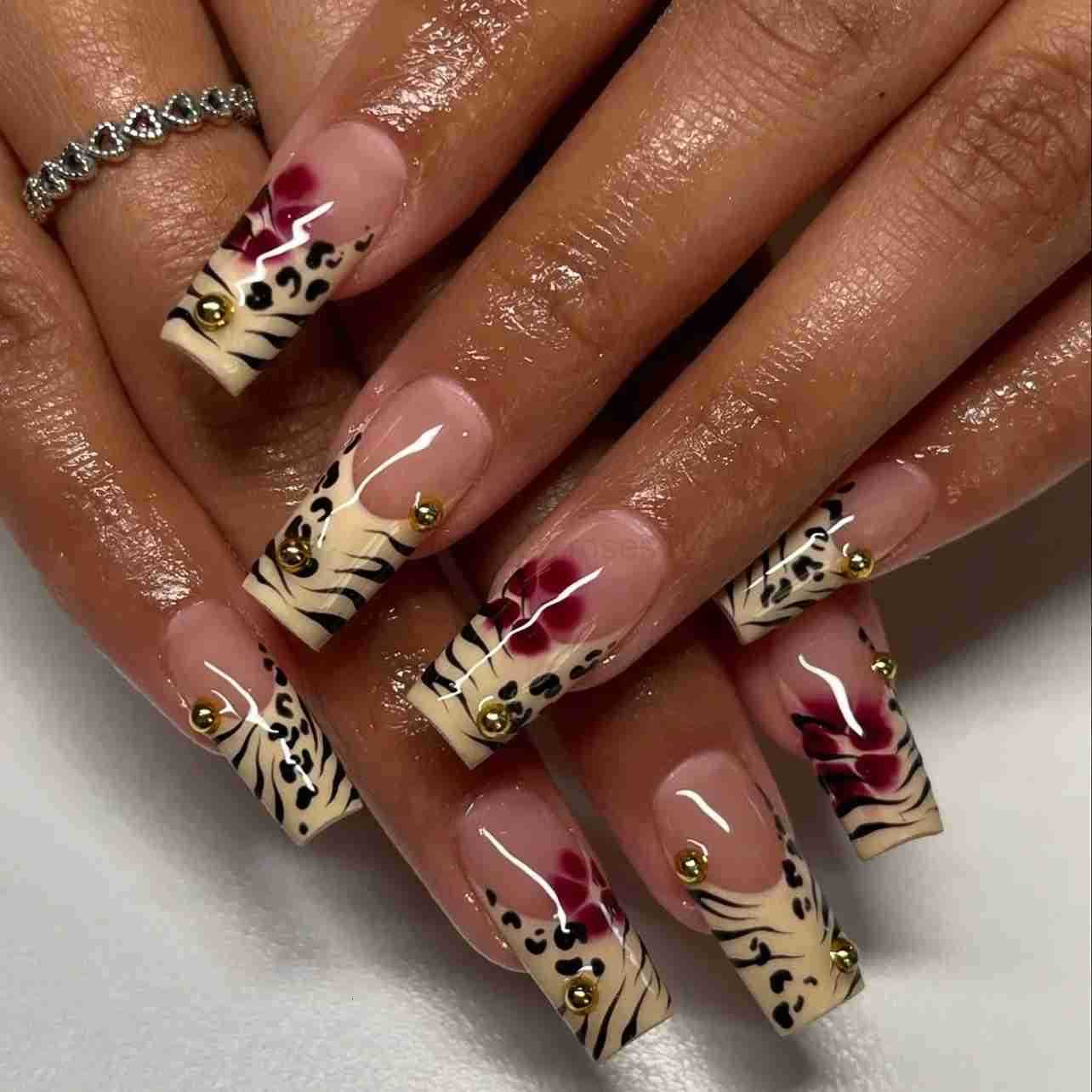 24Pcs Long Coffin Leopard Print False Nails with Glue Sweet Cool Diamond Fake Nail Set Floral French Press on Wearable Nail Tips Z250807