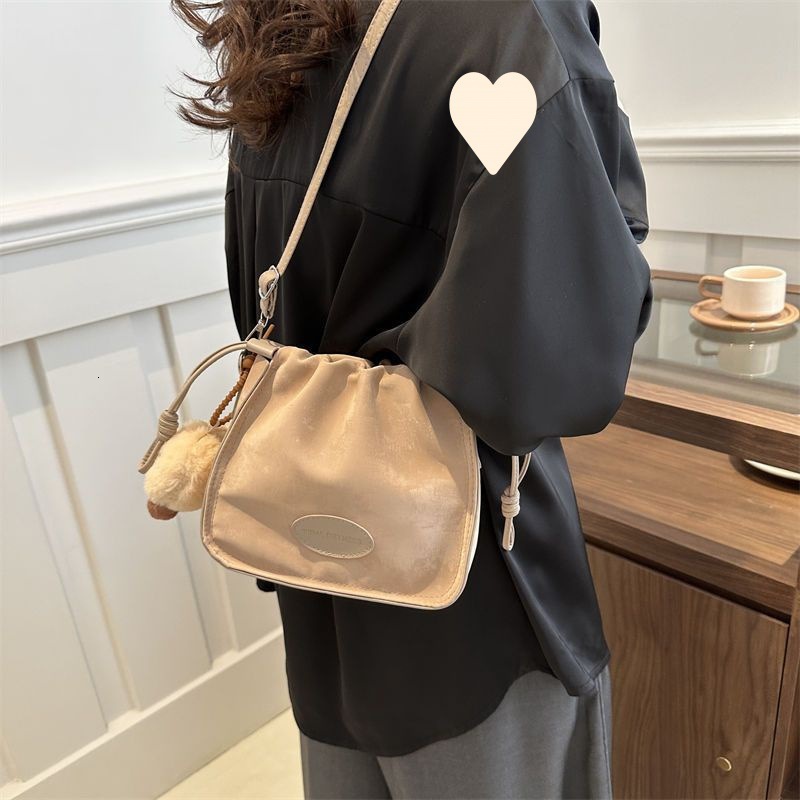 Free Shipping Designer Bag Luxury Bag Niche Wrinkled Cloud Bag For Women 2025 New French Style Versatile Crossbody Bag Fashionable Commuter Small Bag