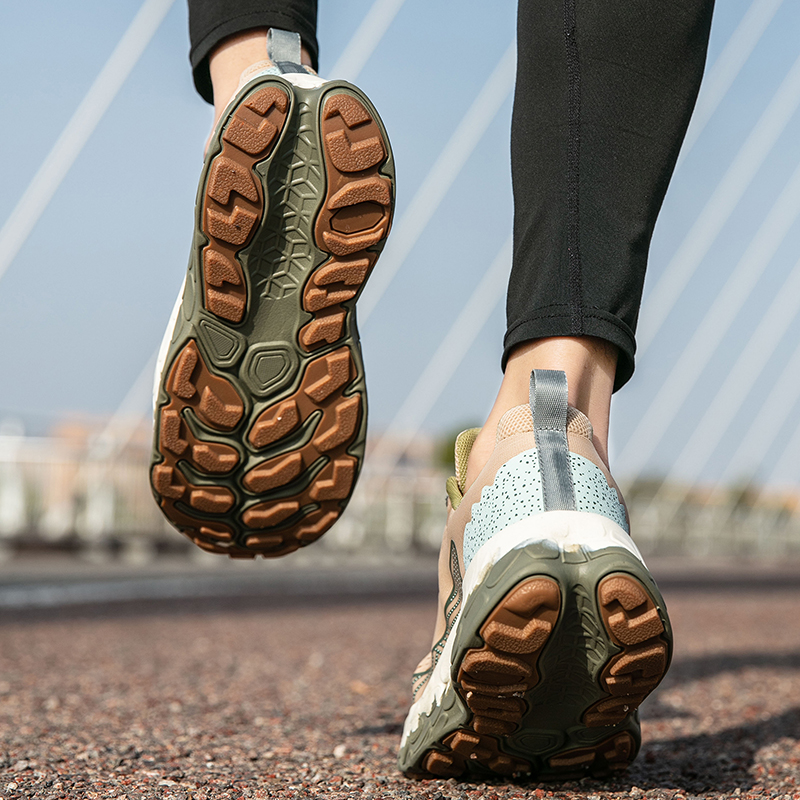 Men's High-Quality Fashion Sneakers - Low Top Boosted Height Running Shoes