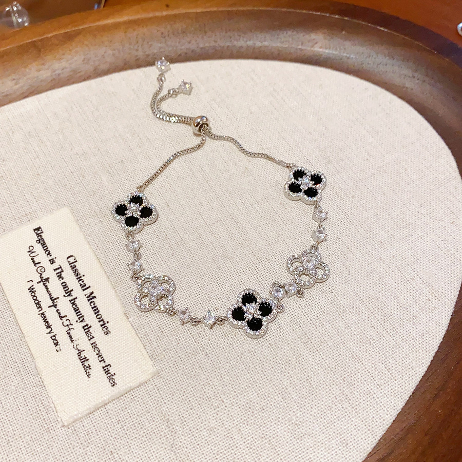 Zircon Rhombus Hollow Flower Light High-end Elegant Bracelet Personality Exquisite Fashion Versatile Jewelry for Women