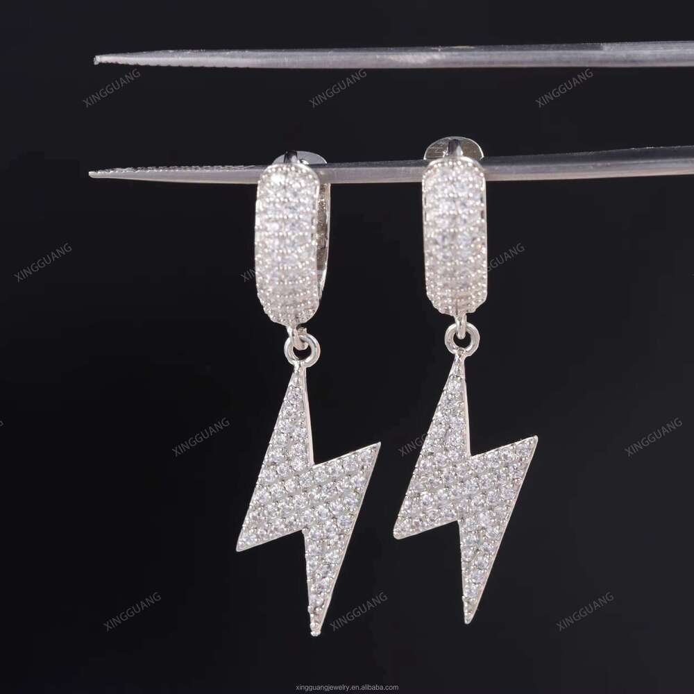 New Style Hip Hop Jewelry Lighing S Sier Gold Plated Ice Out VVS Moissanite Dia Custom Earrings for Men