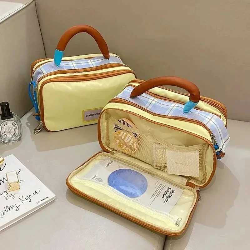 Portable Large Capacity Collision Color Makeup Bag Travel Toiletry Bag Storage Multi-Functional Cosmetic Bag Handbag Organizer Y250808