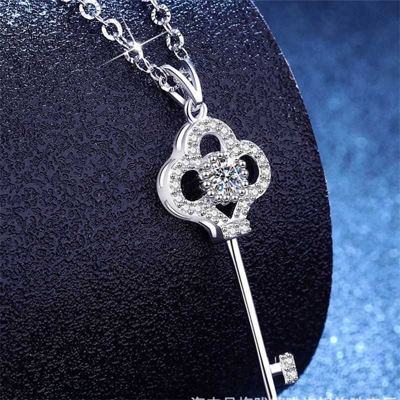 ZFSILVER Fashion Trendy Classic s925 Silver Moissanite Clover Key Necklace For Charms Women Accessories Party Jewelry Gift XL414 y250808