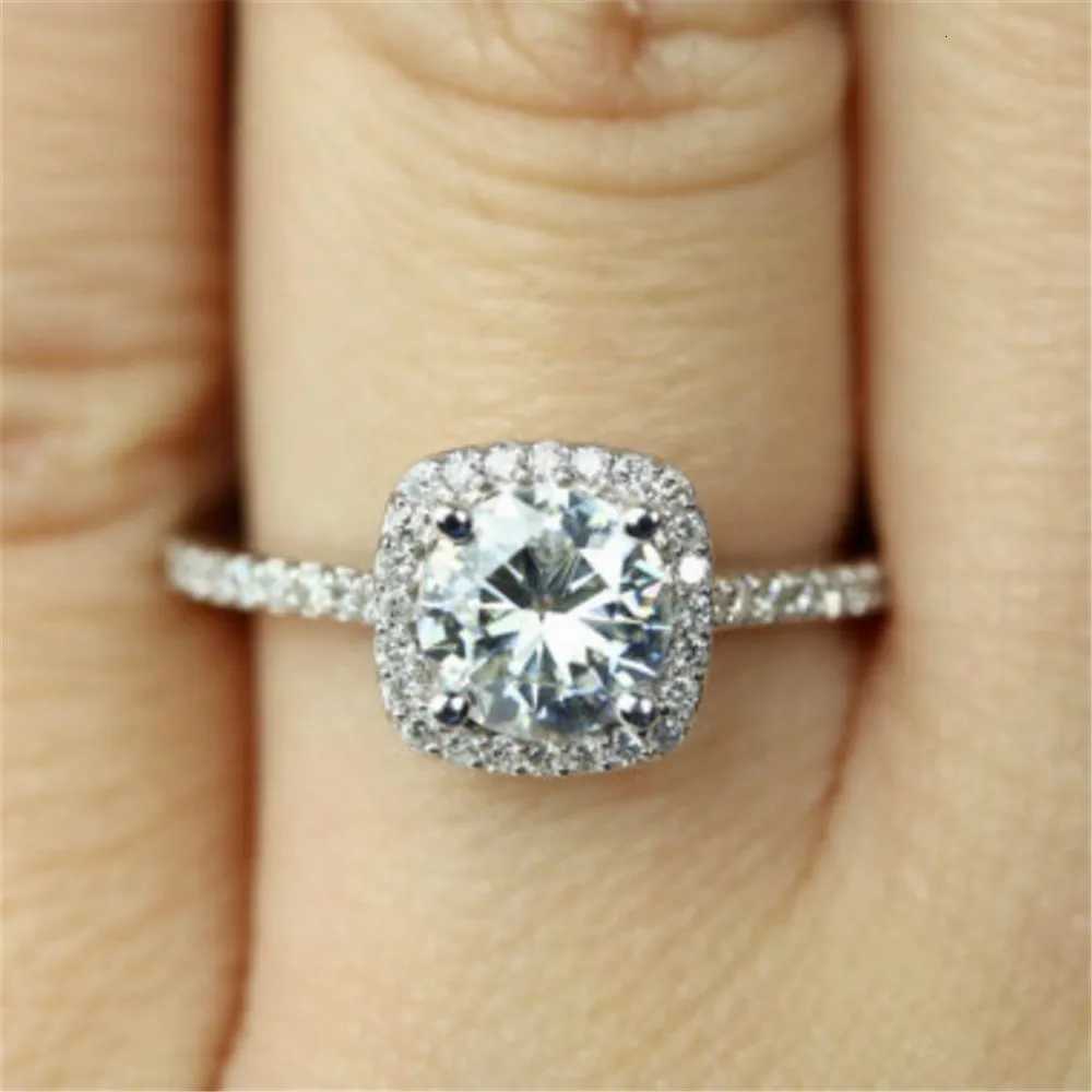 Romantic Vow Sincere Commitment Engagement Rings Exquisite White Drill Fashion Rings Women Wedding Trendy Jewelry Best Gifts Y250808